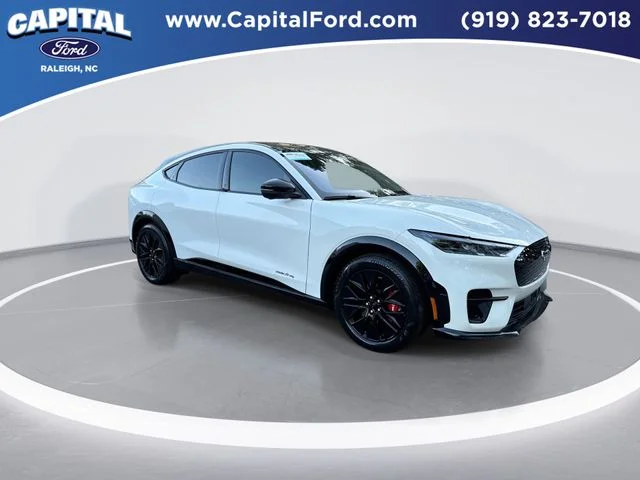 Used 2025 White Ford Premium image 2