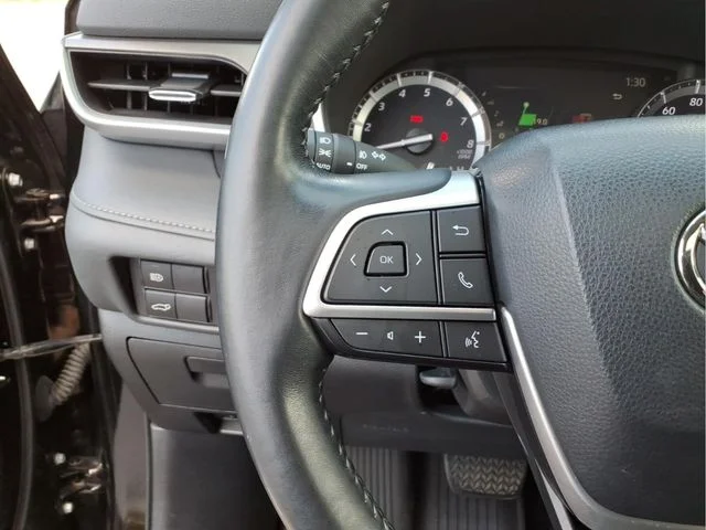 Used 2022 Brown Toyota XLE image 20