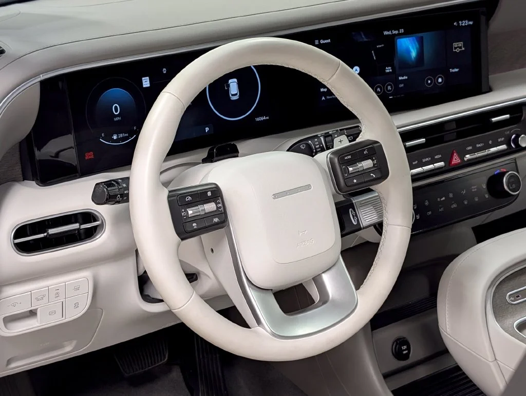 Certified Used 2026 Pearl Hyundai Limited image 9