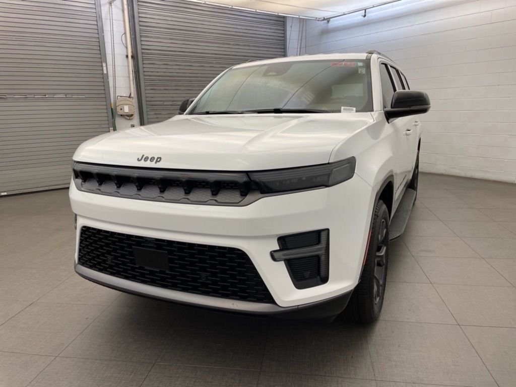 New 2026 Bright White Clear-Coat Exterior Paint Jeep Limited Altitude image 8