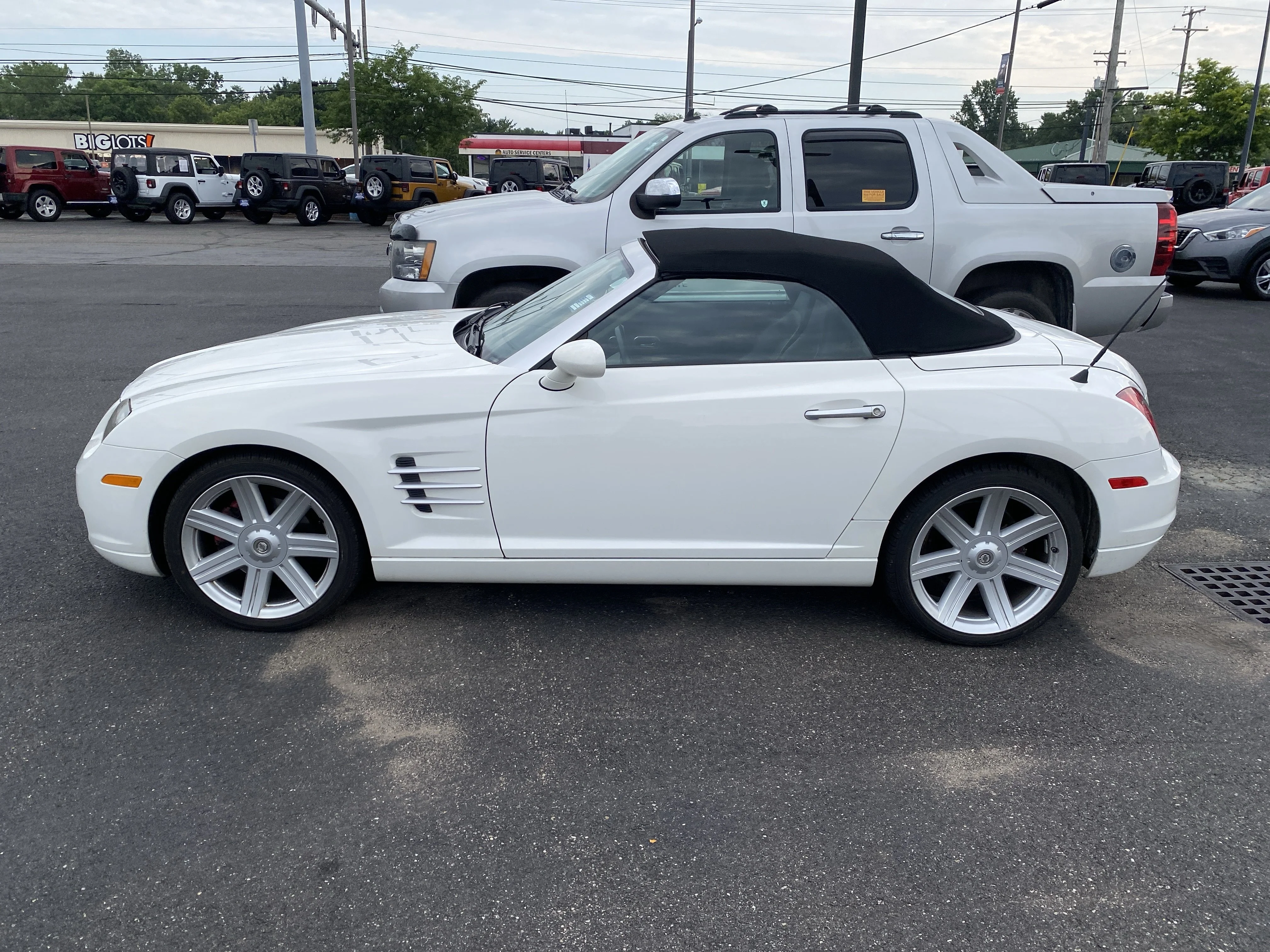 Used 2005 Alabaster Chrysler  image 5