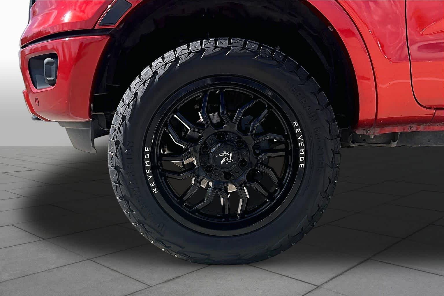 Used 2019 Hot Pepper Red Metallic Tinted Clearcoat Ford XLT image 10