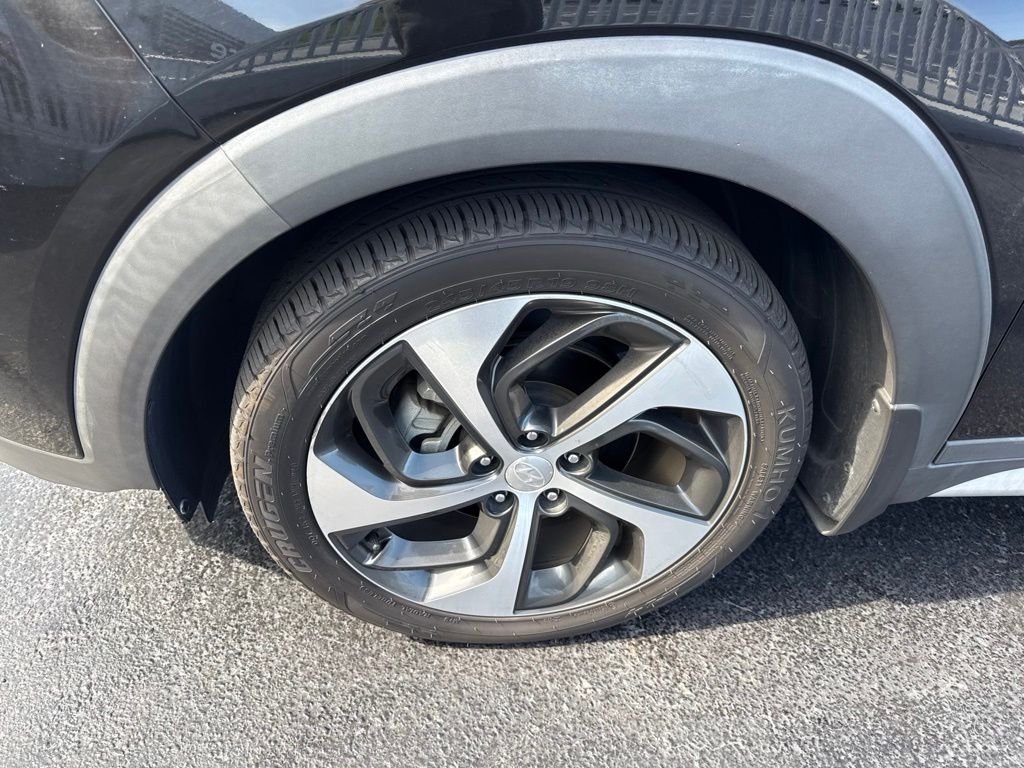 Used 2018 Black Hyundai Value image 14