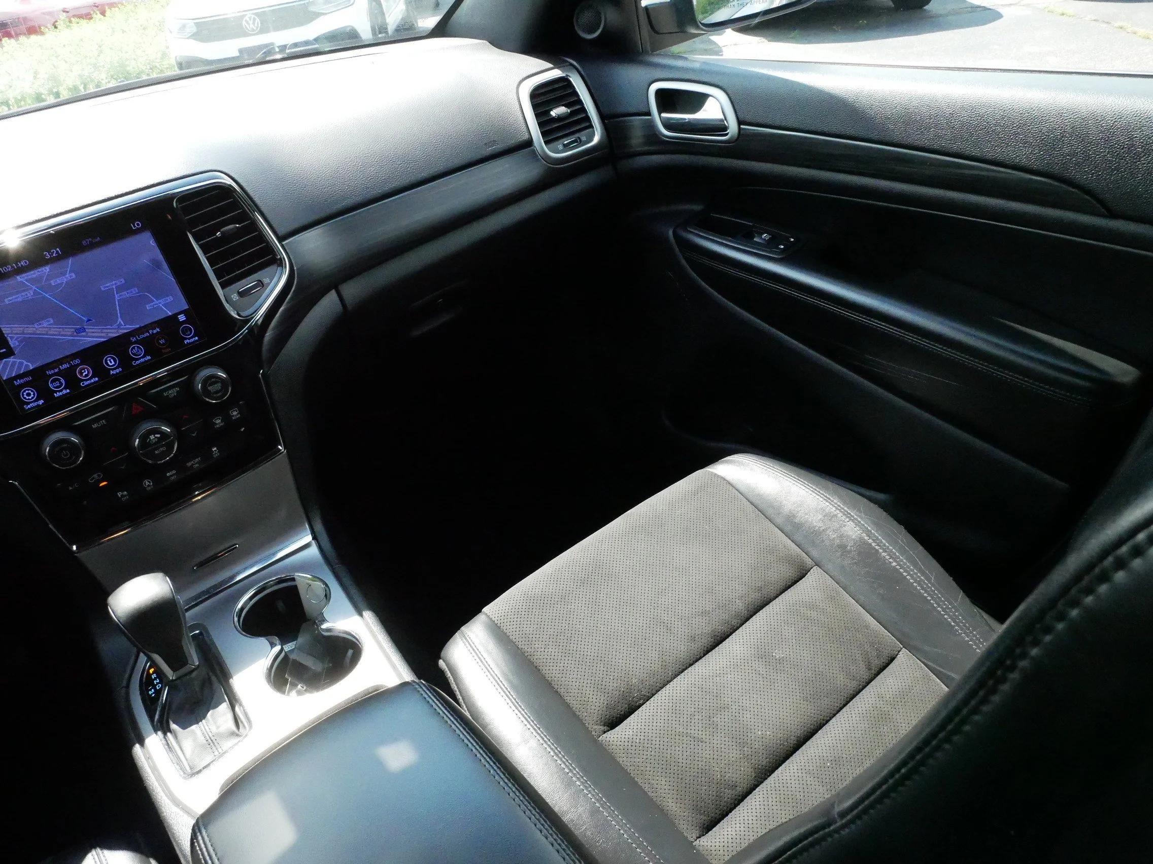 Used 2019 Billet Silver Metallic Clearcoat Jeep Altitude image 11