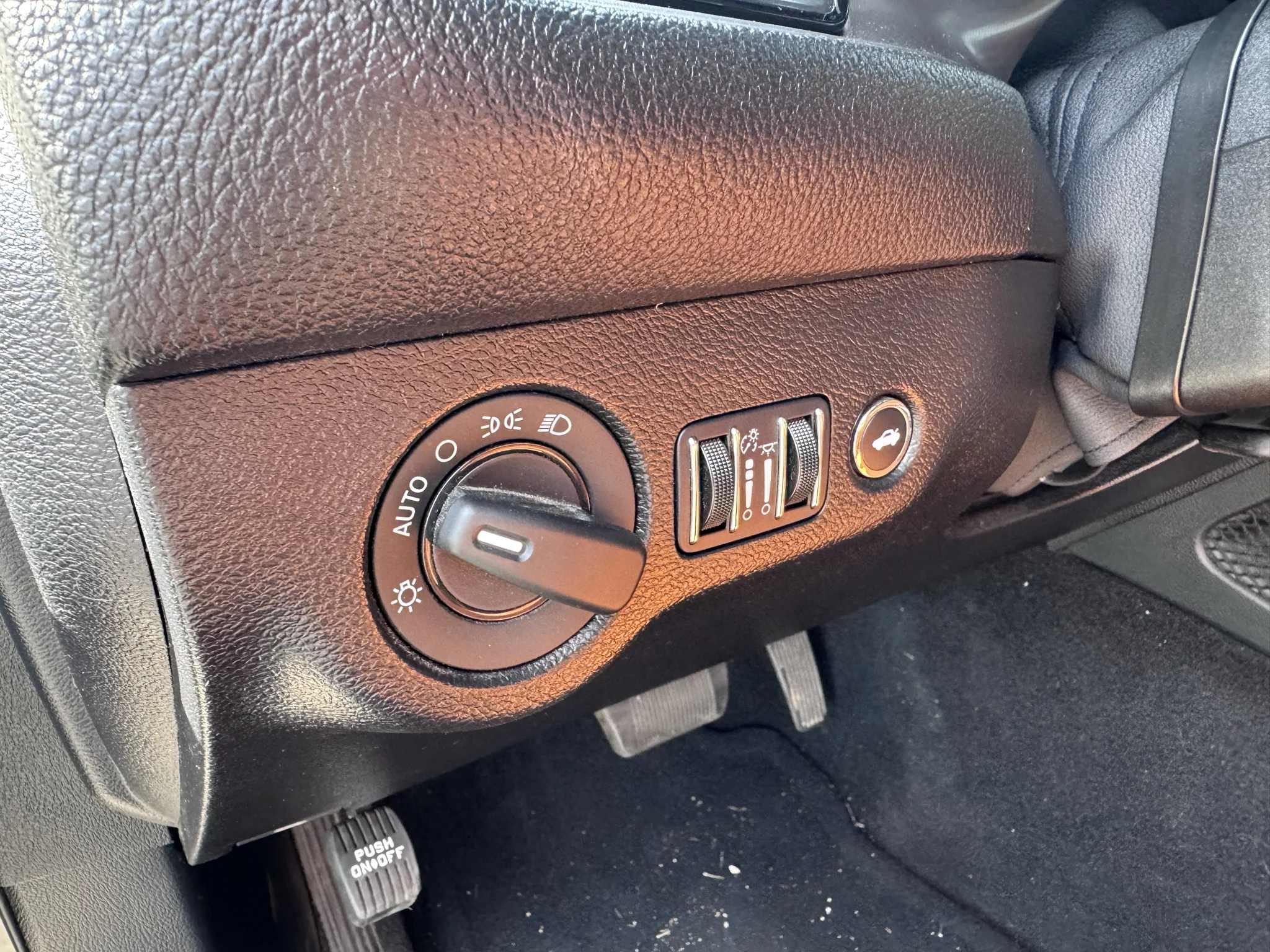 Used 2023 Granite Pearlcoat Dodge R/T image 21