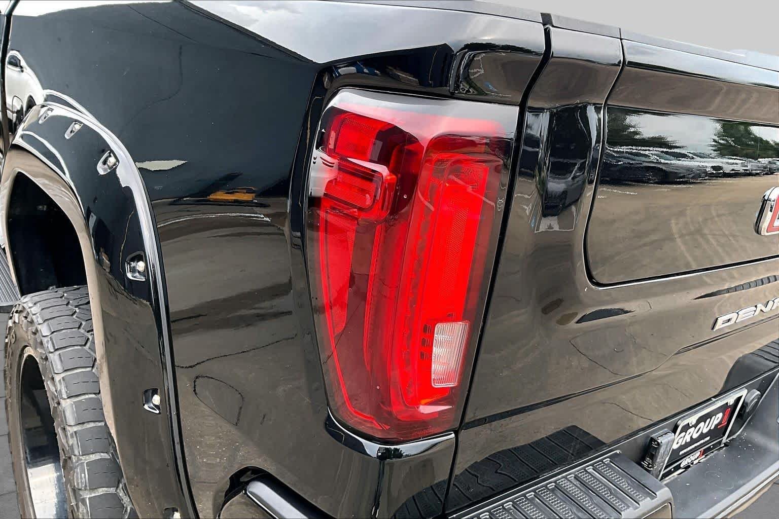 Used 2023 ONYX BLACK GMC Denali image 27