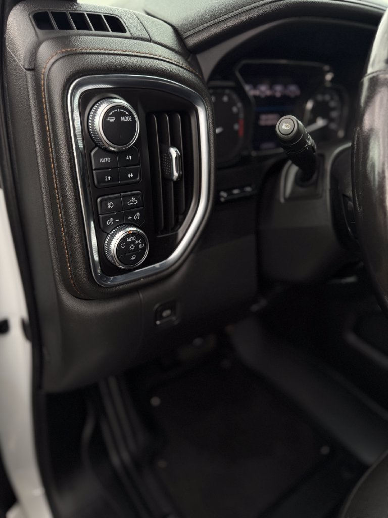 Used 2022 Summit White GMC AT4 image 15