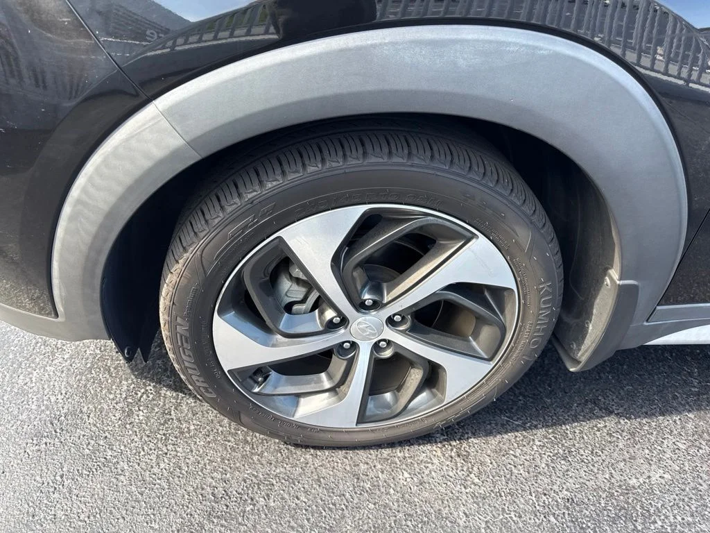 Used 2018 Black Noir Pearl Hyundai Value image 14