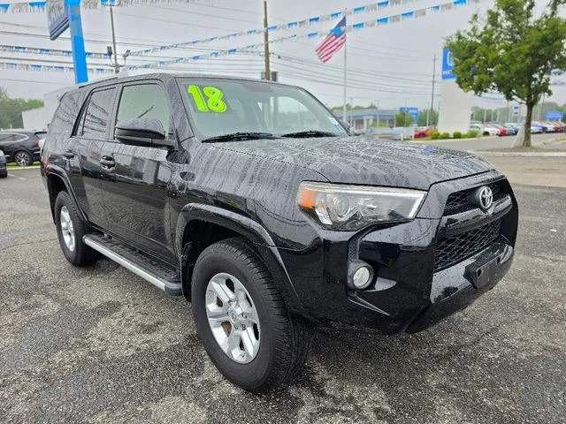 Used 2018 Midnight Black Metallic Toyota SR5 image 7