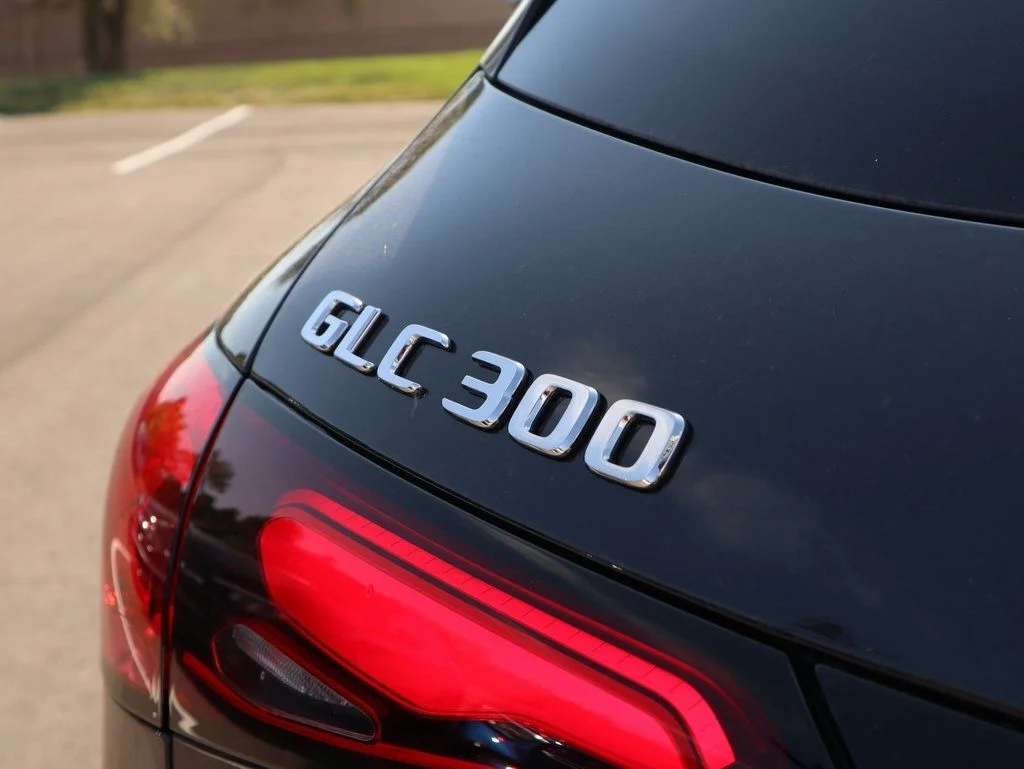 Used 2026 Graphite Gray Metallic Mercedes-Benz GLC 300 image 9