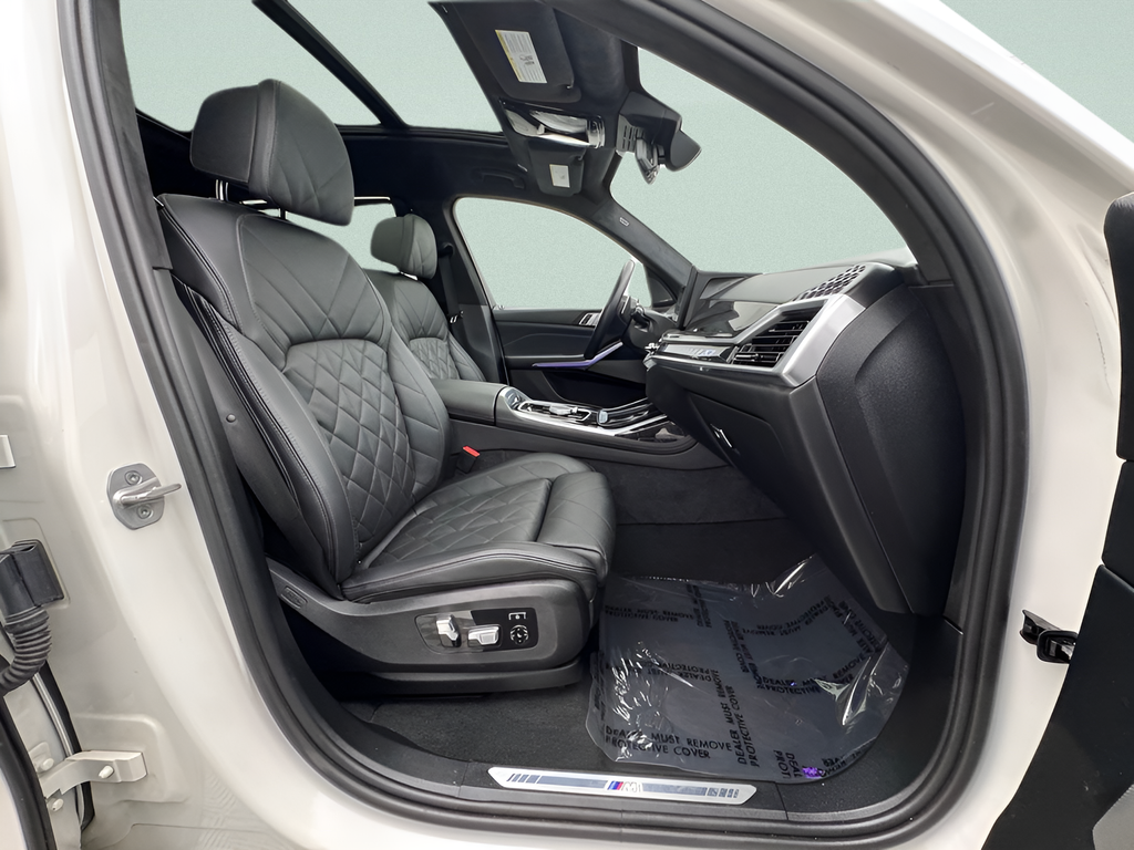 Used 2025 Alpine White BMW xDrive40i image 25