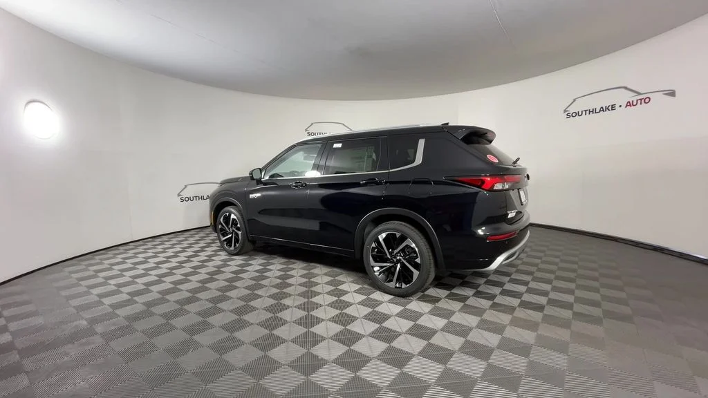 New 2025 Black Mitsubishi SEL S-AWC image 7