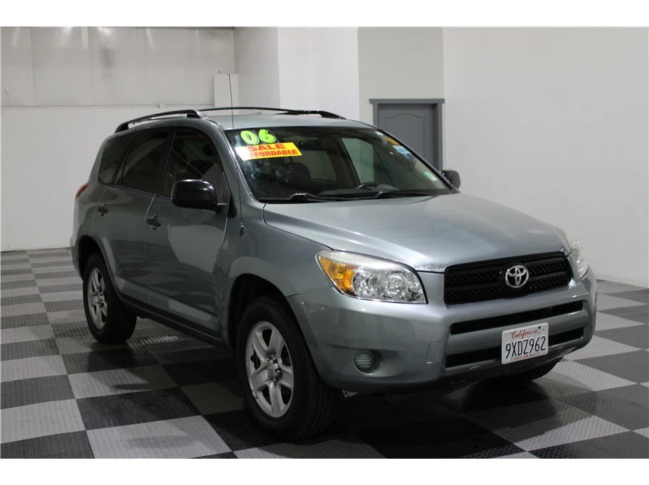 Used 2006 Green Toyota Base image 3