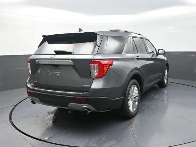 Used 2023 Gray Ford Limited image 8