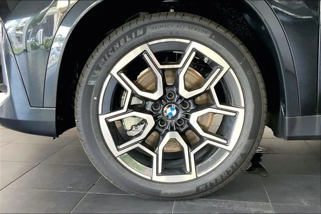 New 2026 Black Sapphire Metallic BMW xDrive28i image 12