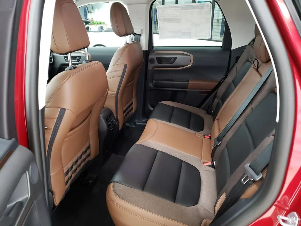 New 2025 Ruby Red Metallic Tinted Clearcoat Ford Outer Banks® image 12