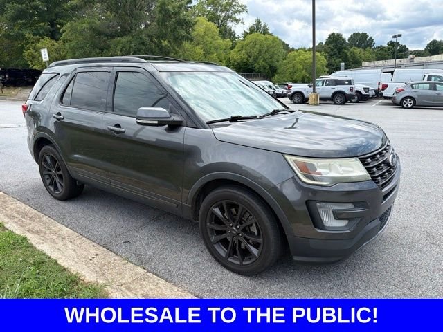 Used 2017 Gray Ford XLT image 2