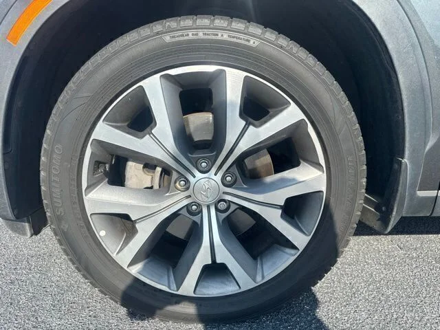 Used 2022 Green Hyundai SEL image 12