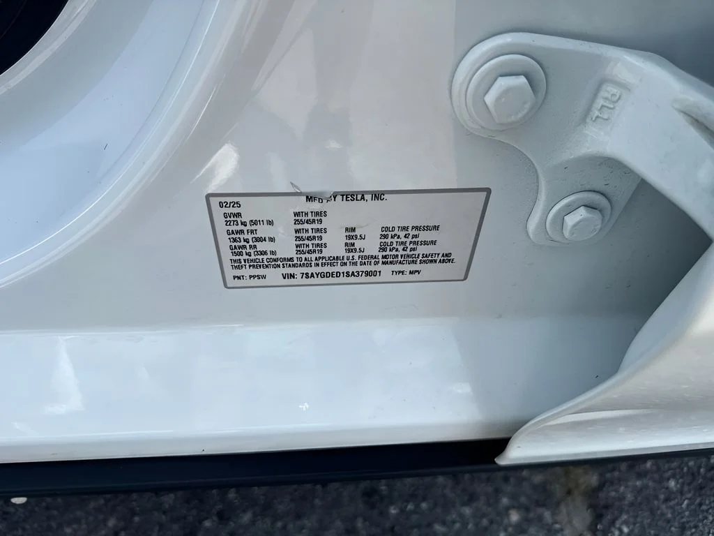Used 2025  Tesla Long Range image 37
