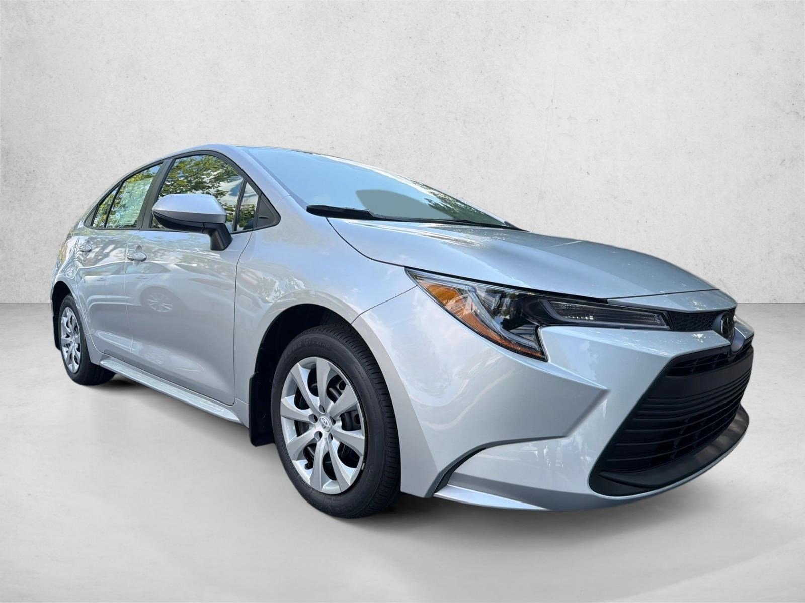 New 2027 Classic Silver Metallic Toyota LE image 1