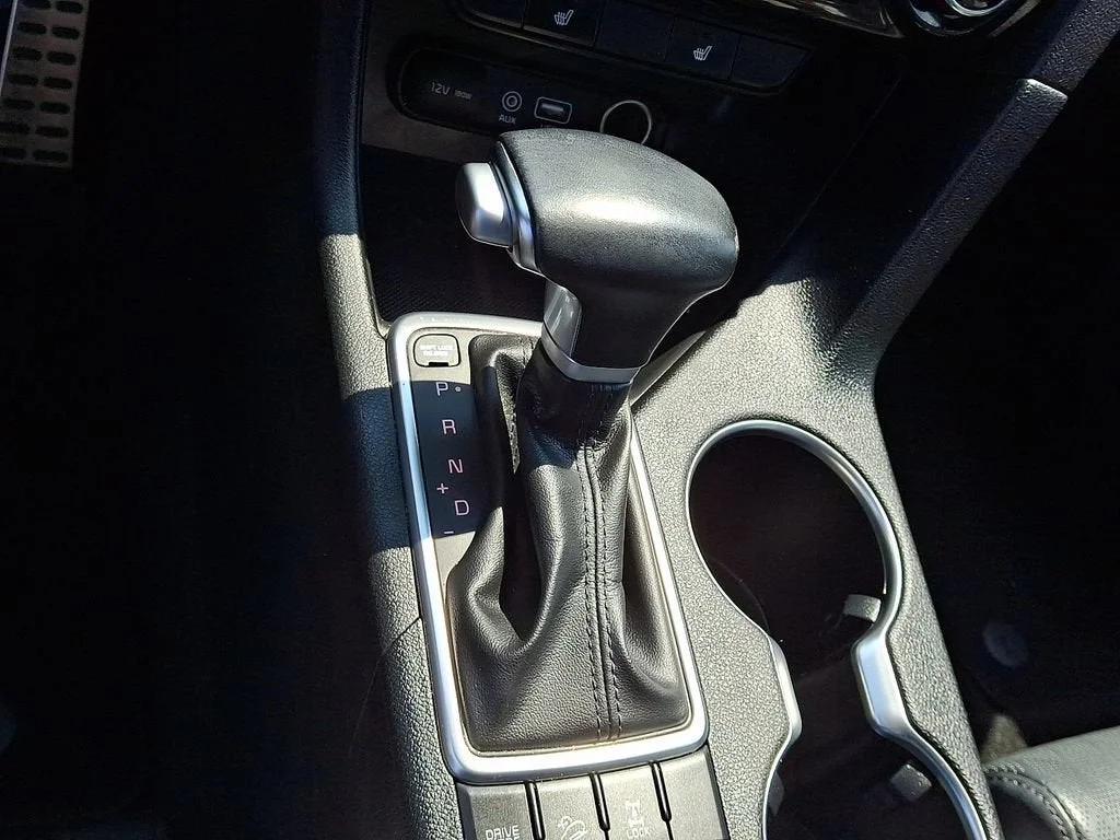 Used 2019 White Kia EX image 55
