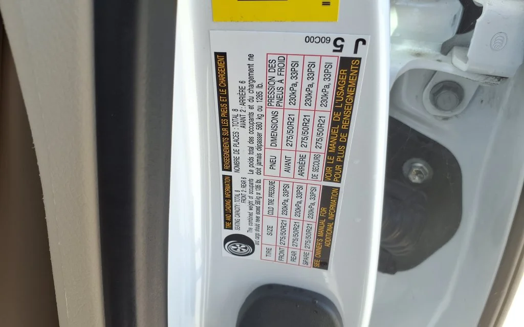 Used 2021 White Lexus 570 image 36