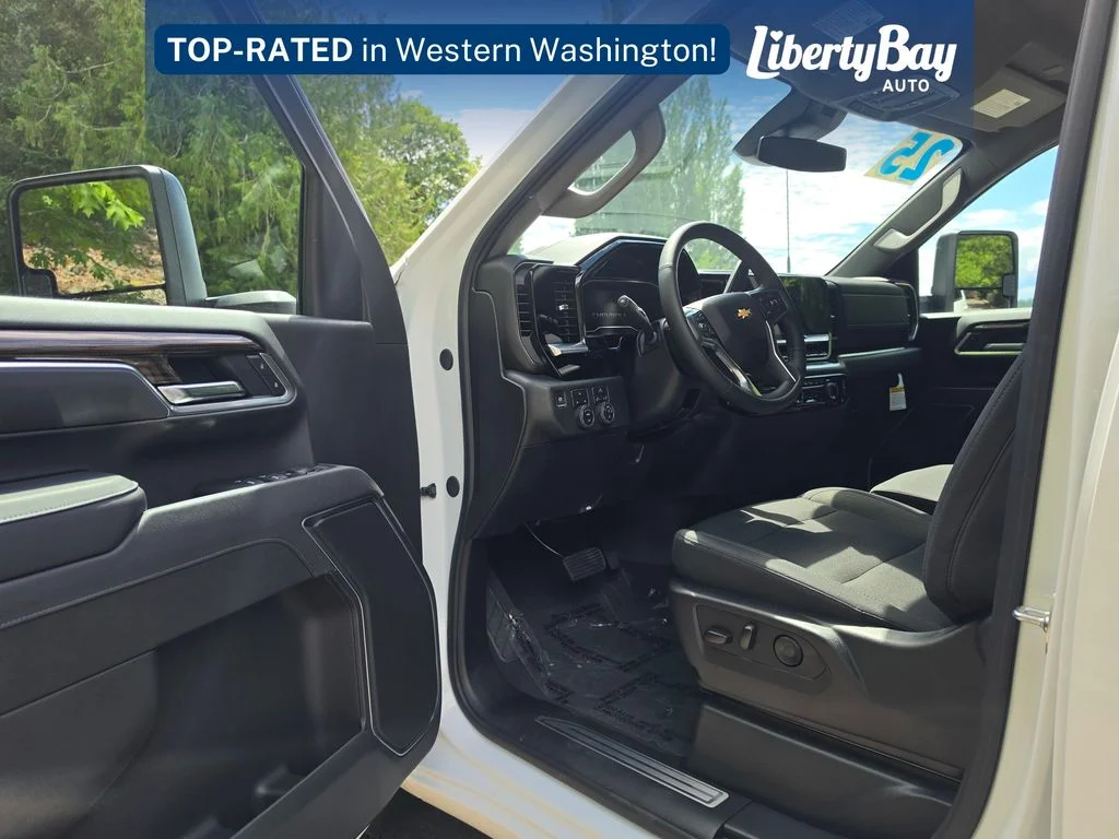 2025 Chevrolet Silverado 3500HD LT - Photo 9