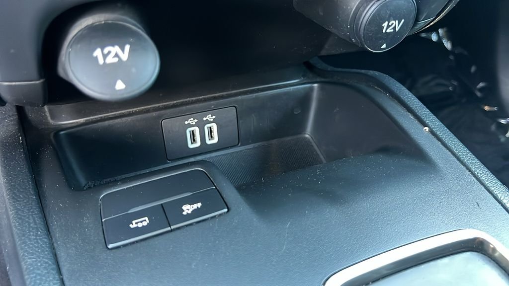 Used 2022 Orange Ford XLT image 18