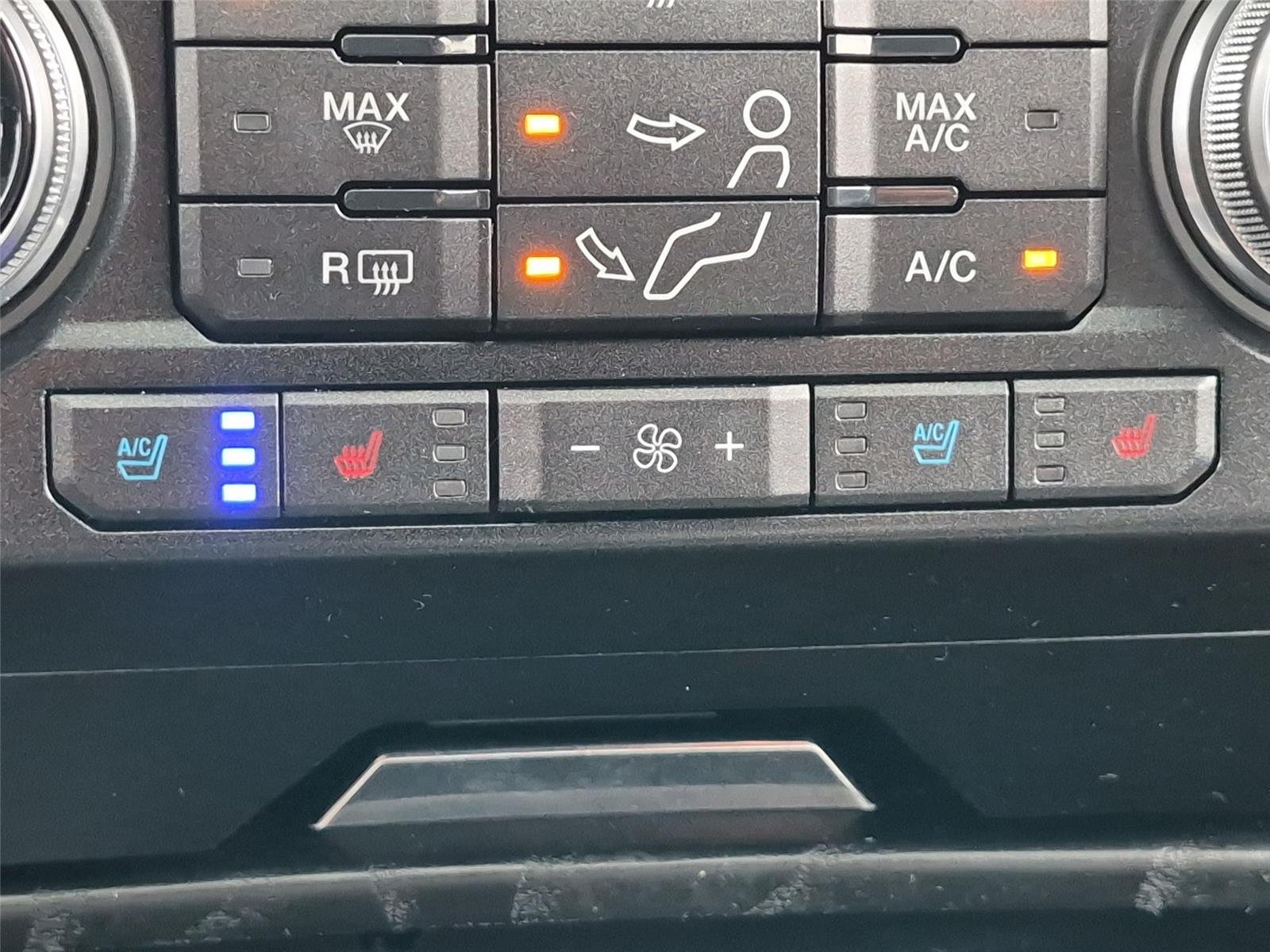 Used 2018 Shadow Black Ford Platinum image 29