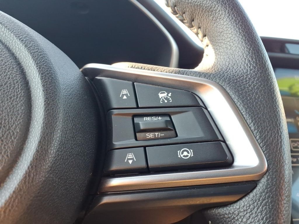 Used 2025 Crystal White Pearl Subaru Limited image 22
