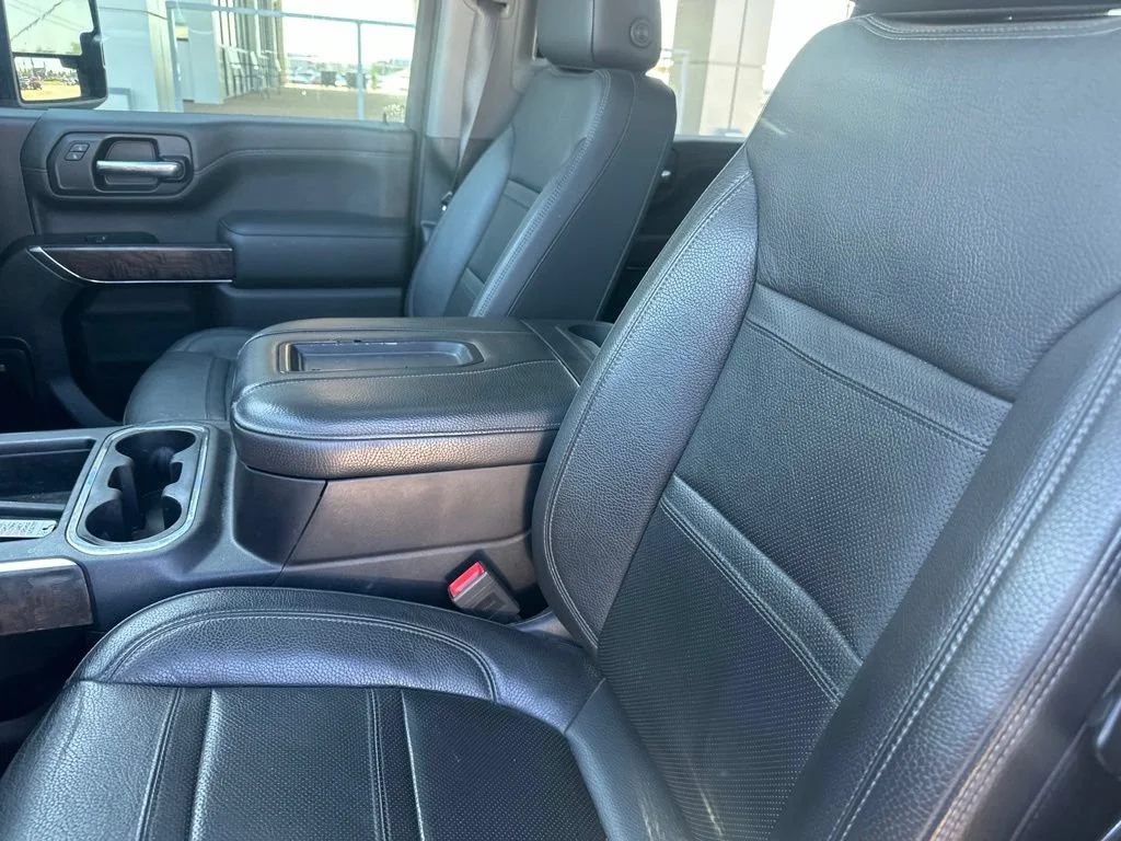 Used 2020 QUICKSILVER METALLIC GMC Denali image 2