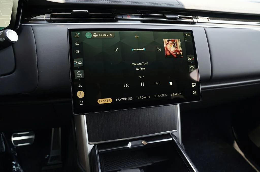 New 2026 Santorini Black Land Rover SE image 18