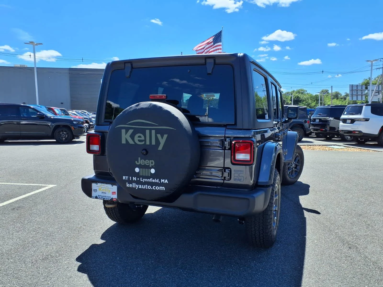 New 2026 Granite Crystal Metallic Clearcoat Jeep 85th Anniversary image 8