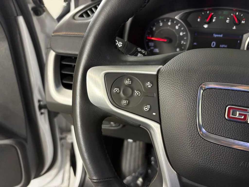Used 2020 White GMC SLT image 19