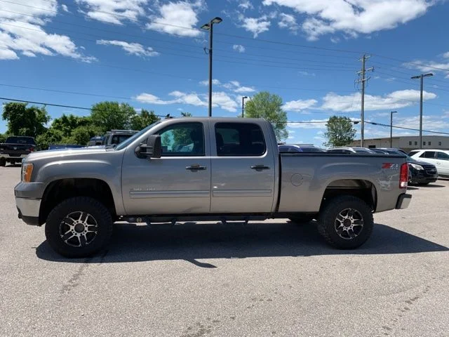 Used 2013 Gray GMC SLE image 4
