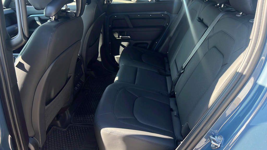 2026 Land Rover Defender X-Dynamic SE - Photo 22