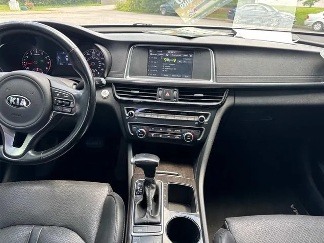 Used 2018 White Kia EX image 19