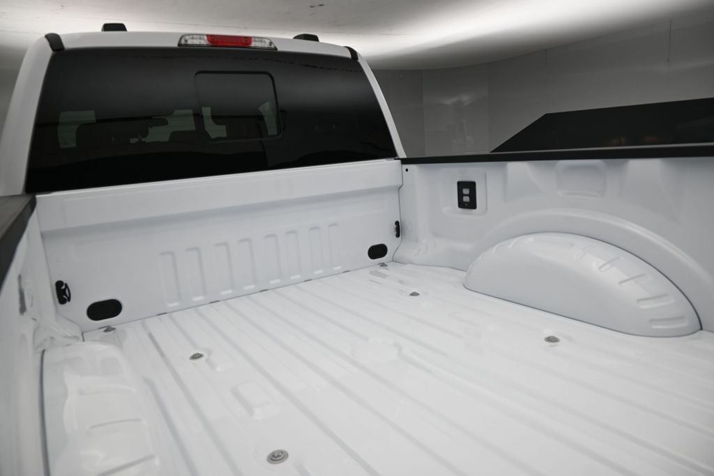 New 2026 Oxford White Ford XLT image 20
