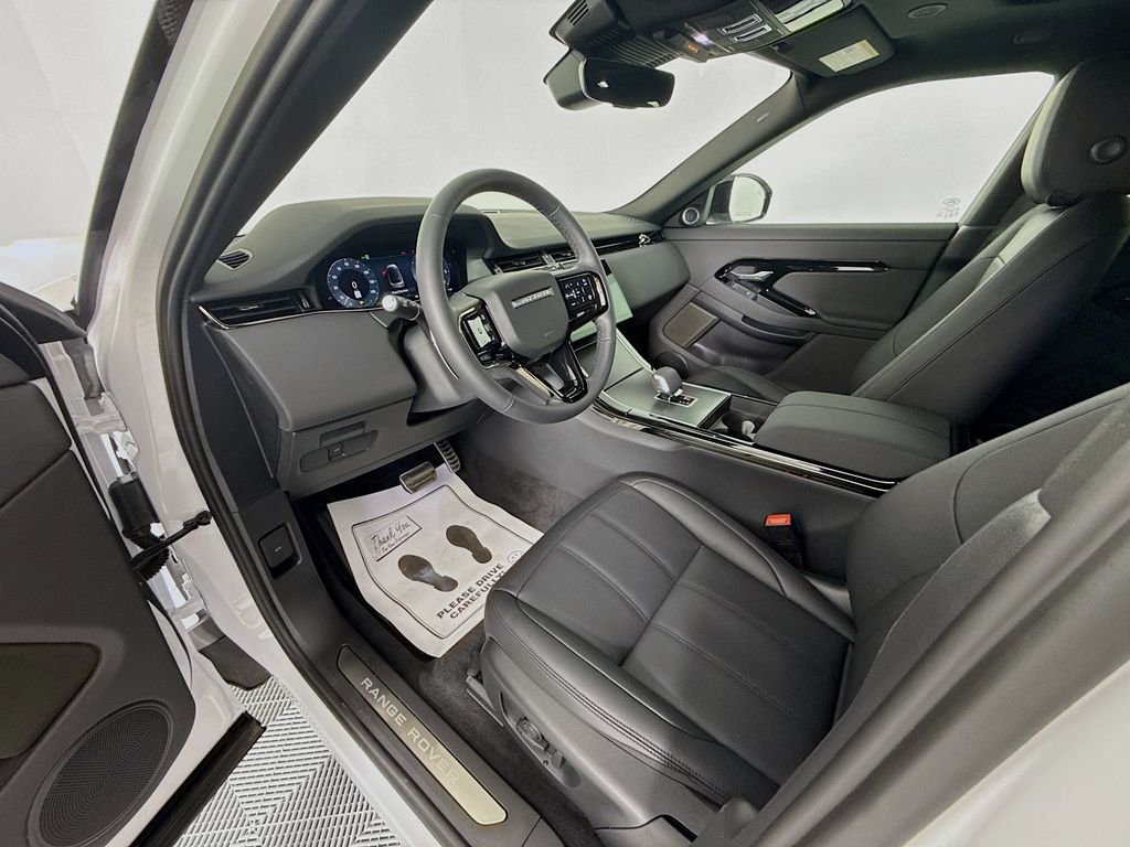 Used 2025 White Land Rover Dynamic image 21