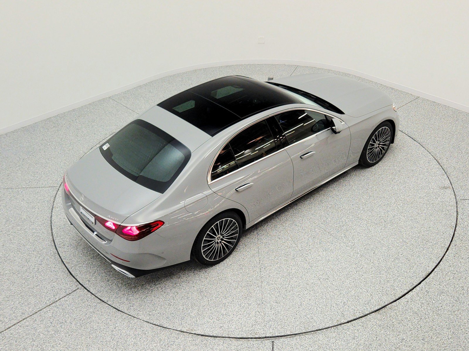 New 2026 MANUFAKTUR Alpine Grey Mercedes-Benz E 450 4MATIC® Sedan image 49