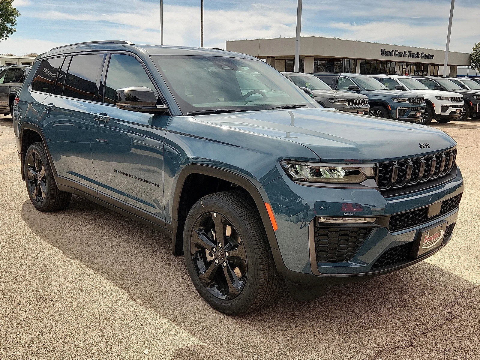 New 2027 Steel Blue Paint Jeep L LIMITED 4X4 image 6