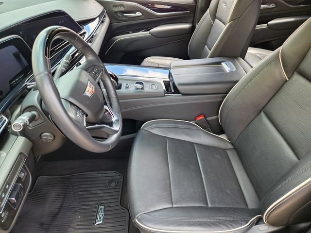 Used 2021 Black Cadillac Sport image 13