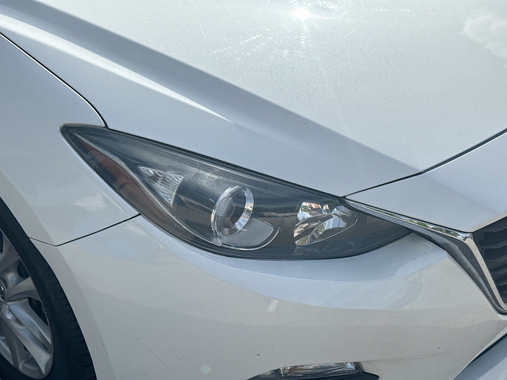 Used 2016 Snowflake White Pearl Mica Mazda i Sport image 32