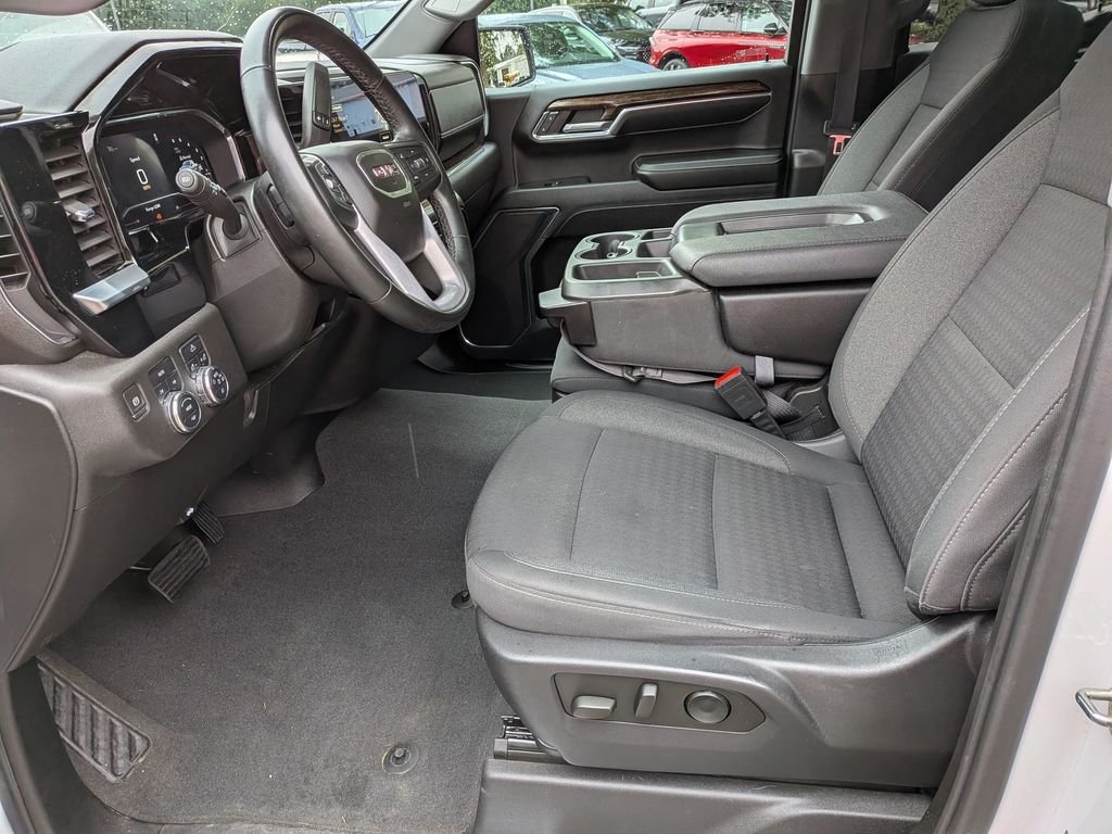 Used 2023 White GMC Elevation image 14