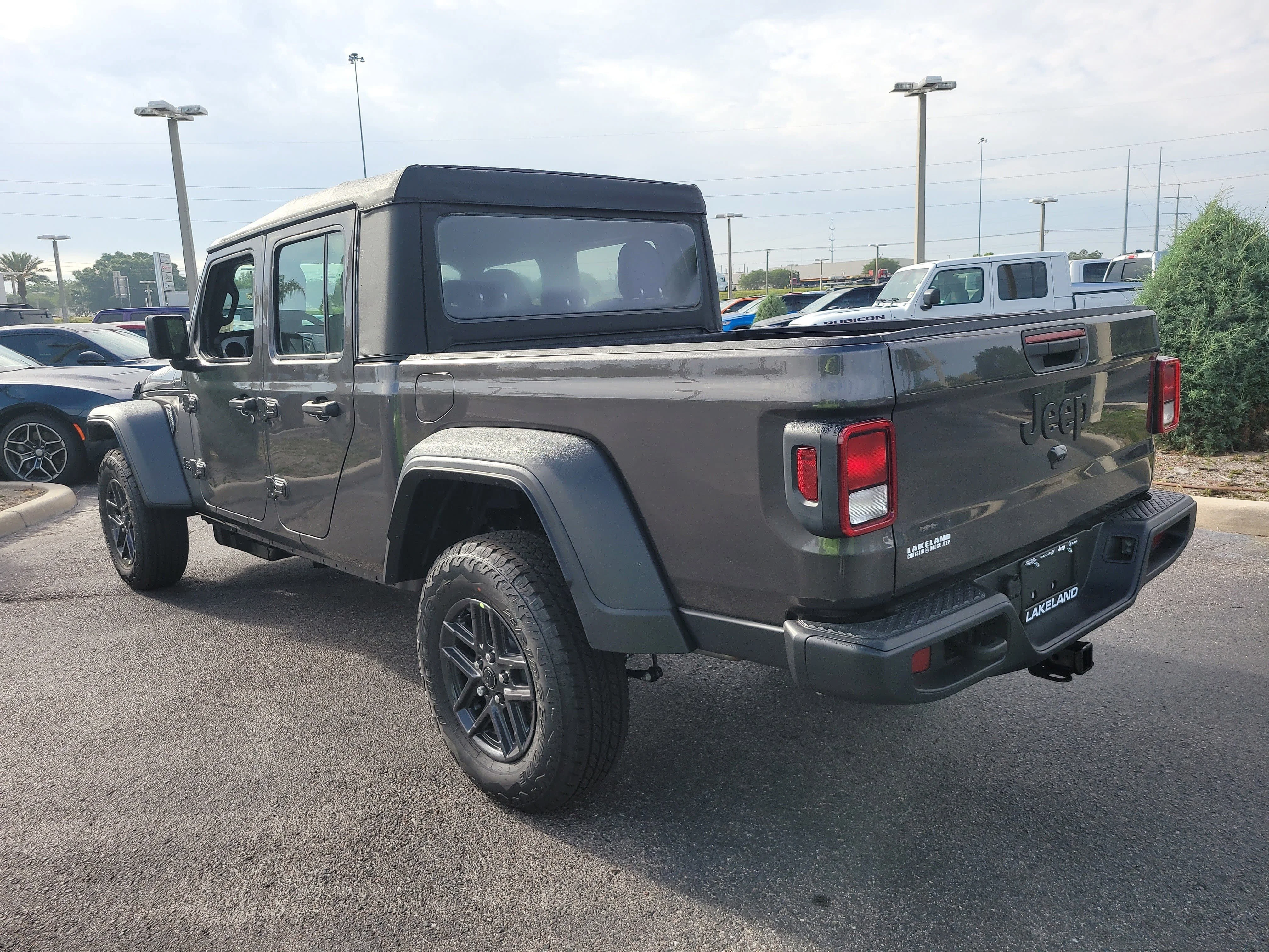 New 2026 Granite Crystal Metallic Clearcoat Jeep Sport image 8