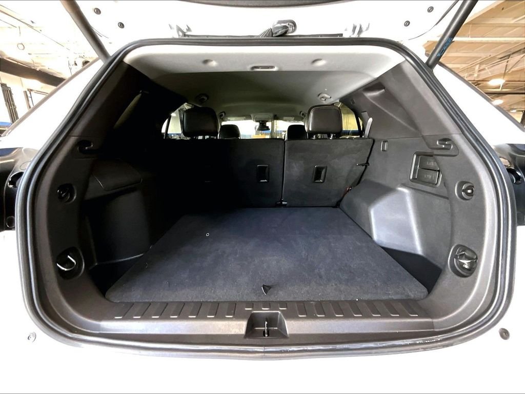 Used 2021 White Chevrolet Premier image 17