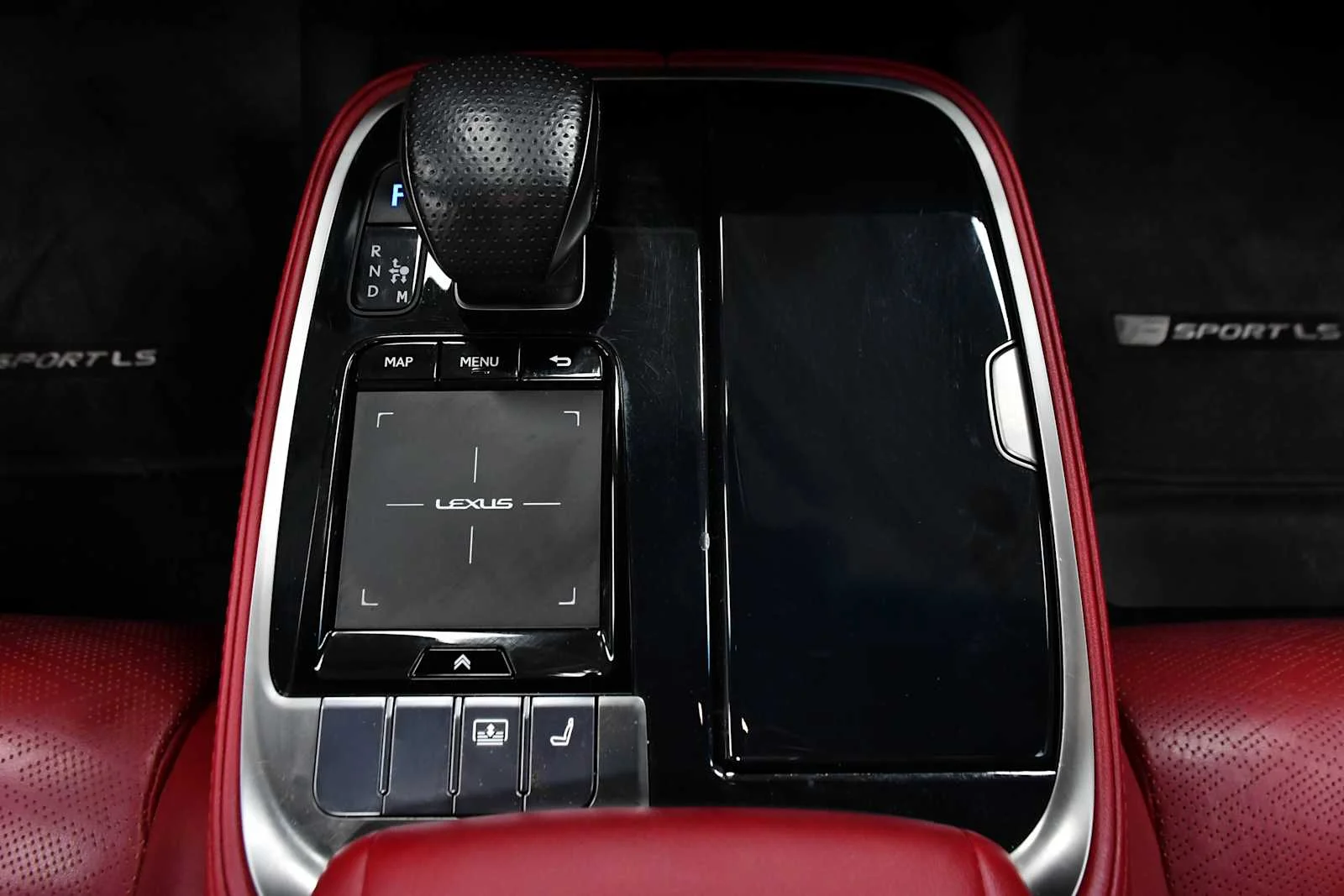 Used 2018 Liquid Platinum Lexus  image 23