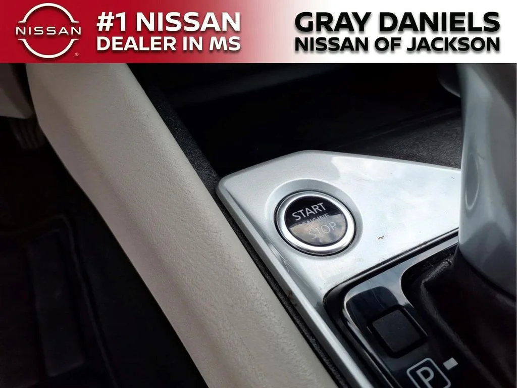 Used 2025 Black Nissan 2.5 SV image 15