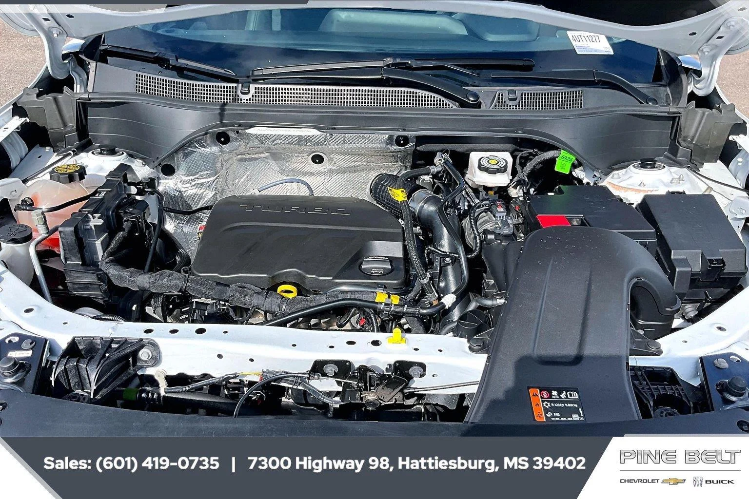 Used 2025 Summit White Chevrolet LT image 8