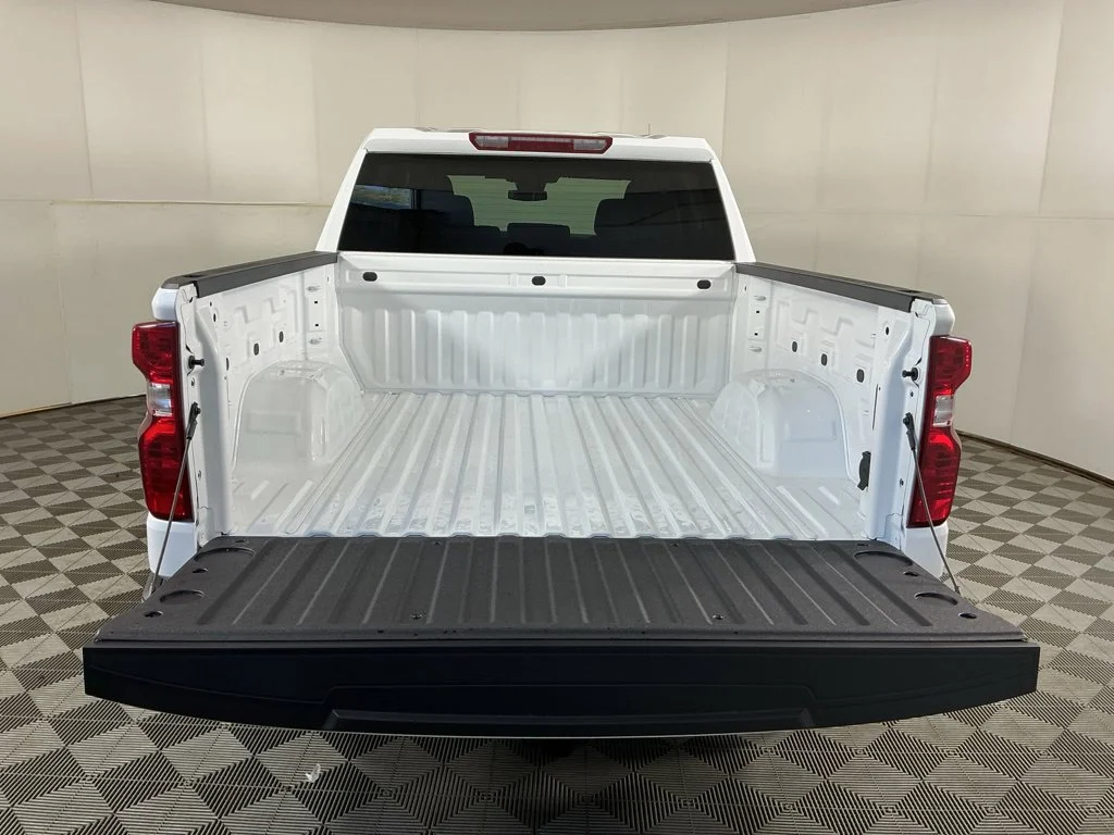 New 2026 Summit White Chevrolet LT (2FL) image 8